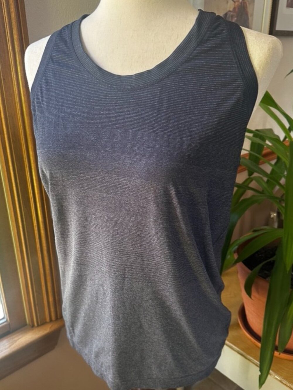 Athleta Blue Ombre Stripe Tank, Women's L, VGUC